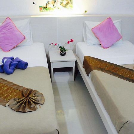 Phuthara Hostel Phuket Buitenkant foto