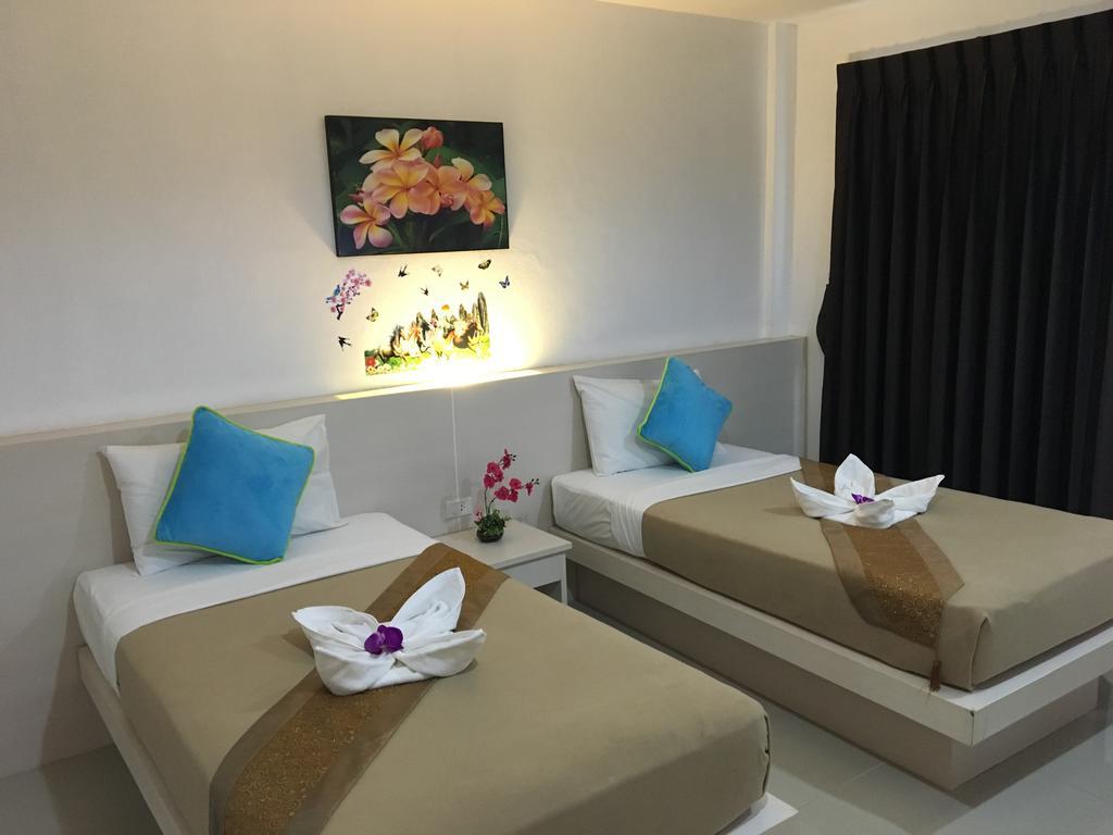 Phuthara Hostel Phuket Buitenkant foto