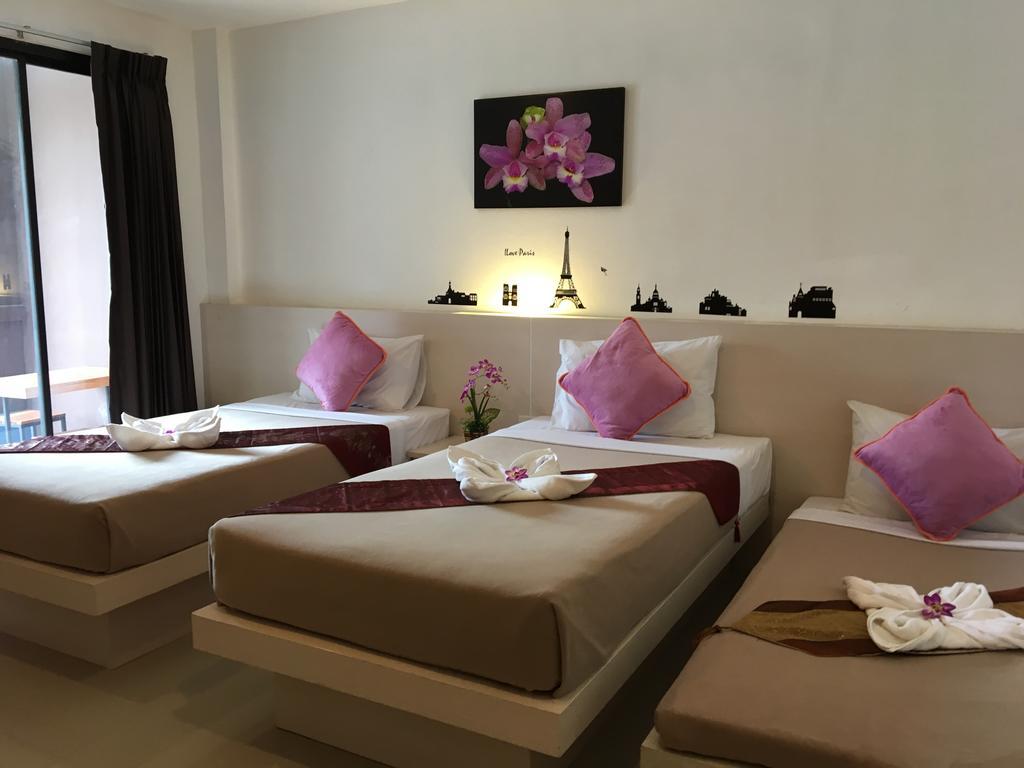 Phuthara Hostel Phuket Buitenkant foto