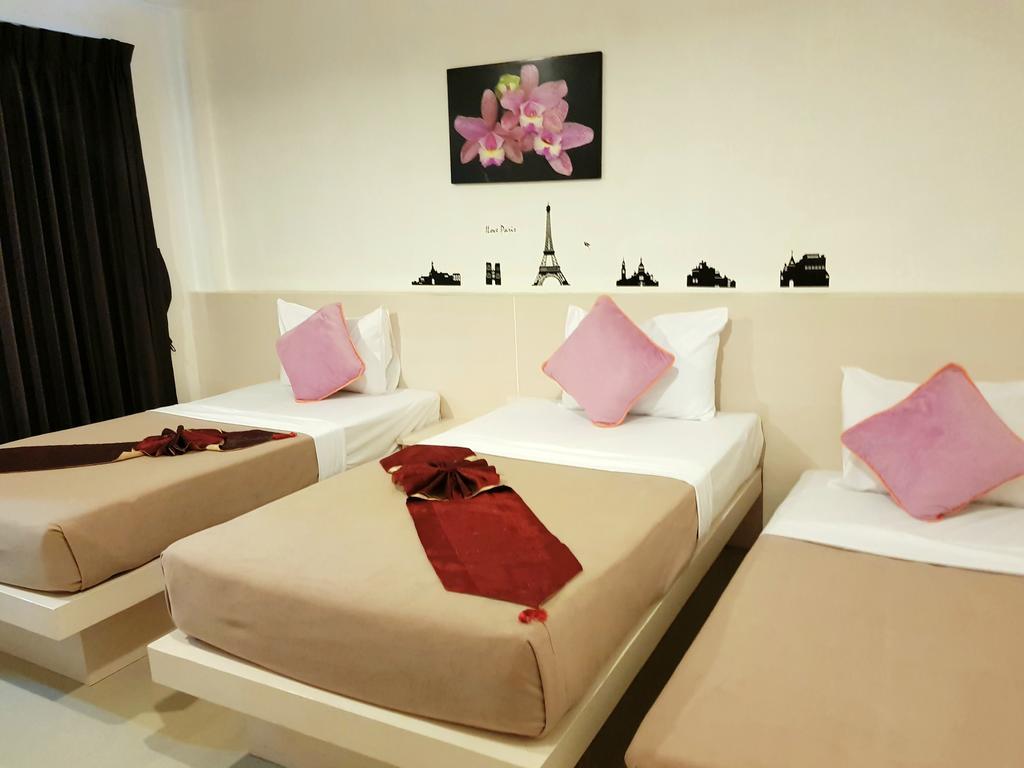 Phuthara Hostel Phuket Buitenkant foto