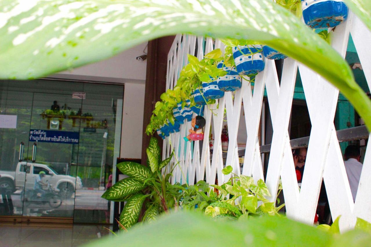 Phuthara Hostel Phuket Buitenkant foto