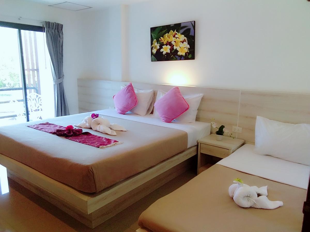 Phuthara Hostel Phuket Buitenkant foto