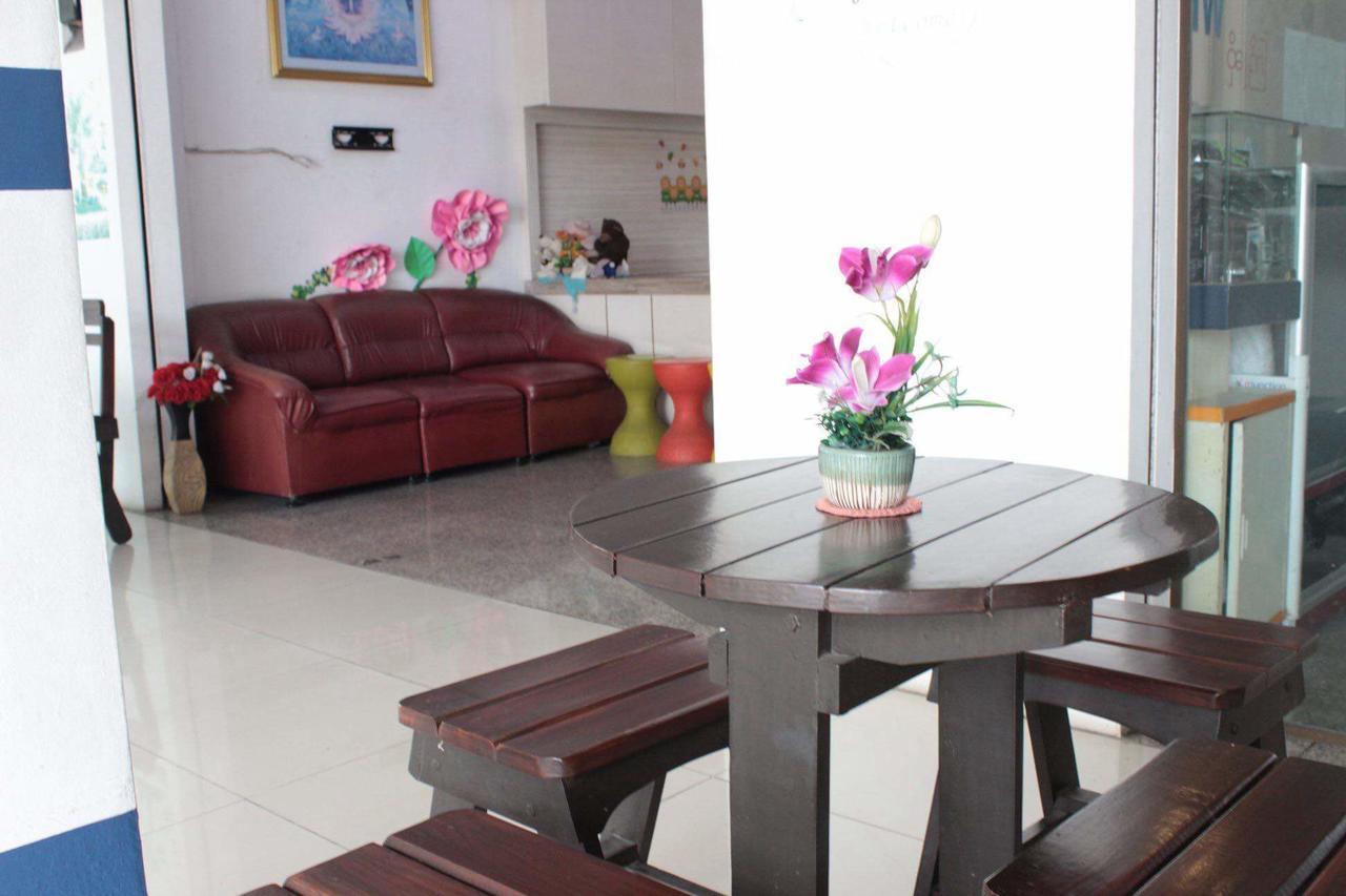 Phuthara Hostel Phuket Buitenkant foto