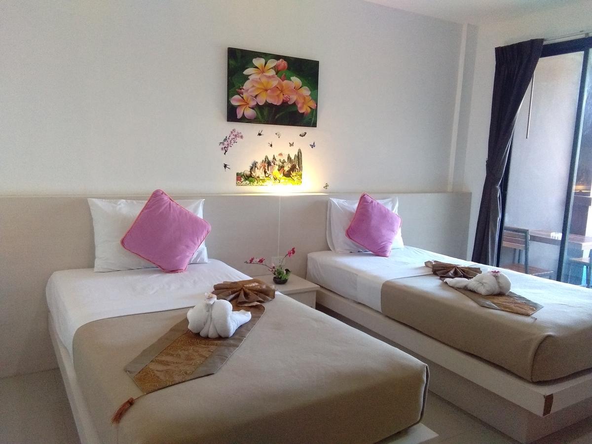 Phuthara Hostel Phuket Buitenkant foto